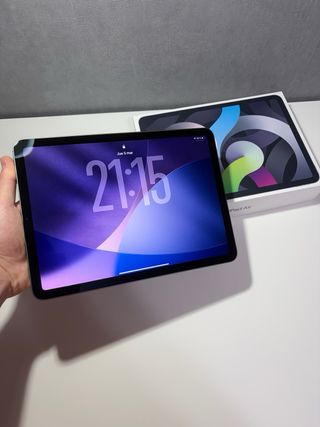 iPad Air 4ª Gen 64gb Plata con teclado y pen