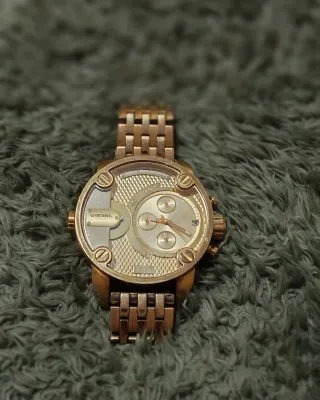 Reloj Diesel Dorado