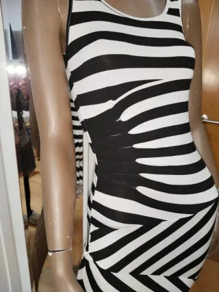 Vestido corto ajustado rayas