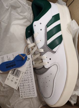 Bambas Adidas de PIEL nuevas con CAJA