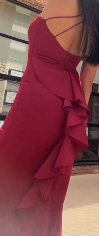 Vestido de fiesta vino tinto con abertura