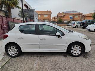 Peugeot 207 2012
