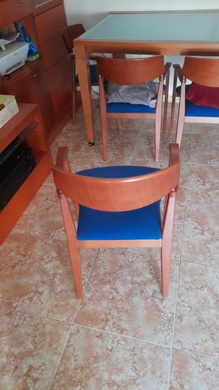 Mueble comedor, mesa y sillas