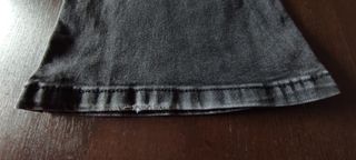 Pantalón vaquero negro campana