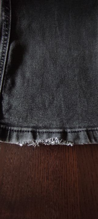 Pantalón vaquero negro campana