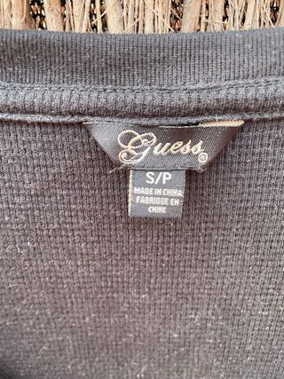 Camiseta Guess Negra Manga Larga