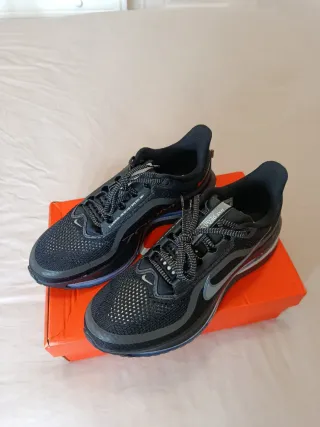 Nike (44) Pegasus Premium Negro/Gris