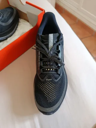 Nike (44) Pegasus Premium Negro/Gris