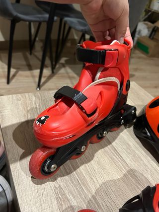 Patines niña Talla 32 + Casco Mariquita