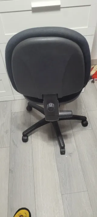 Silla de oficina azul marino