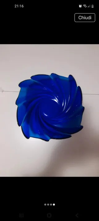 Centrotavola in vetro blu