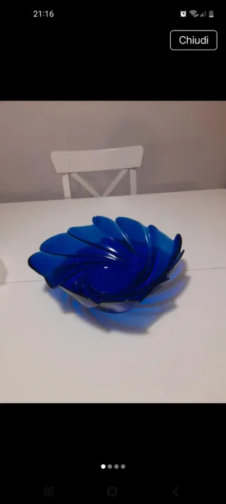 Centrotavola in vetro blu