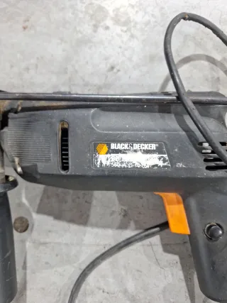 Taladro percutor Black & Decker