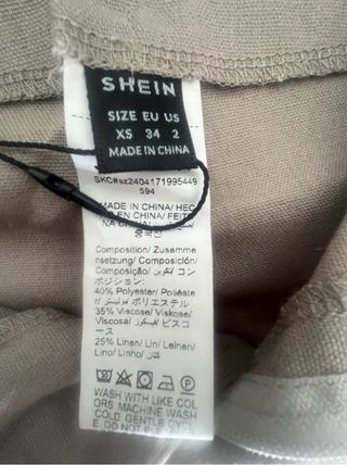 Talla XS. Pantalón ancho de SHEIN BAE.