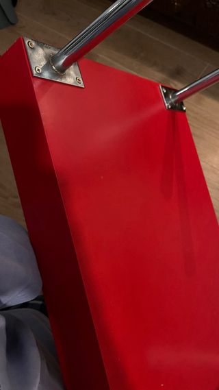 Mesa de centro roja diseño moderno