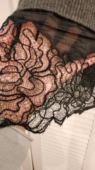 Jersey Zara gris con puntilla