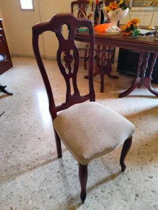 Silla de comedor de madera