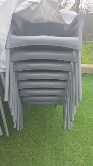 16 Sillas de terraza con 4 mesas