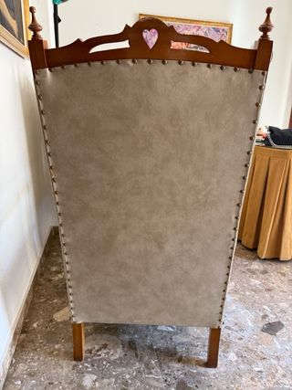 Pareja de sillones clásicos de madera