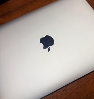 MacBook 12” M3 8GB 256GB