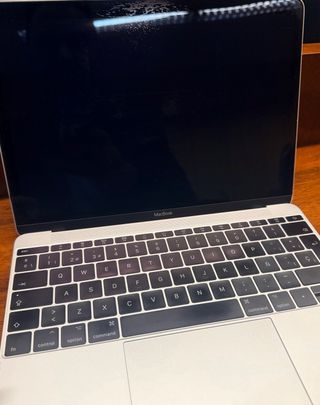 MacBook 12” M3 8GB 256GB