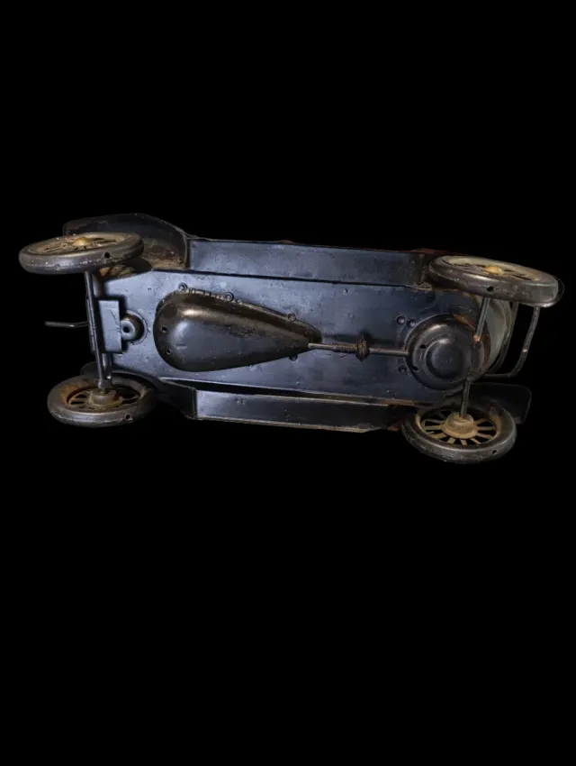 Coche de hojalata vintage