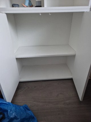 Librería modular blanca
