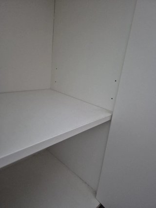 Librería modular blanca