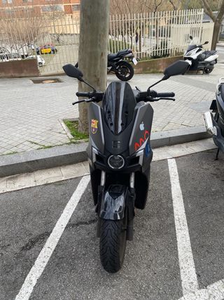Moto eléctrica Seat Scooter Negra
