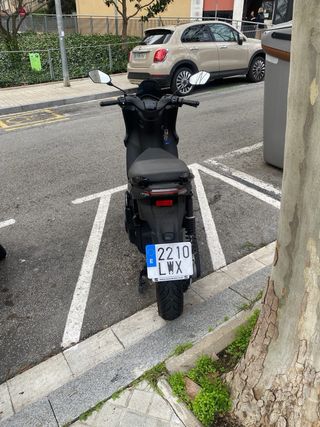 Moto eléctrica Seat Scooter Negra