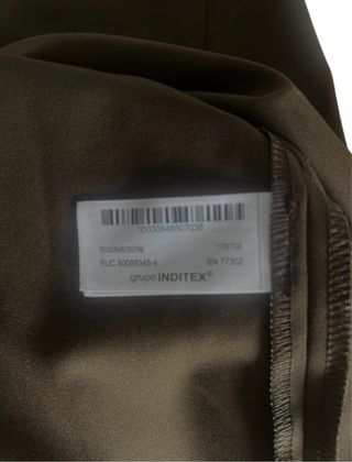 Talla M. Falda midi de ZARA.