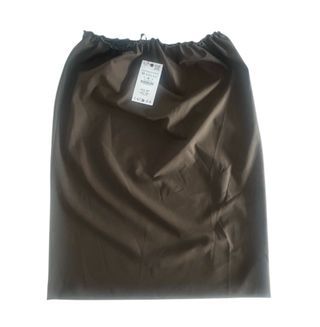 Talla M. Falda midi de ZARA.