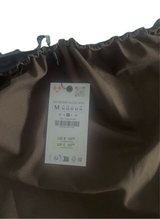 Talla M. Falda midi de ZARA.