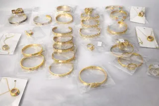 Lote Joyería Inspiración Oro y Multicolor