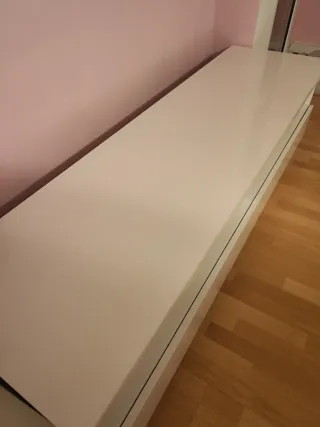 Mesa TV blanca zócalo beige, 1,80 m largo×51cm