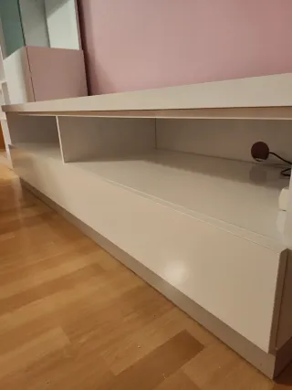 Mesa TV blanca zócalo beige, 1,80 m largo×51cm