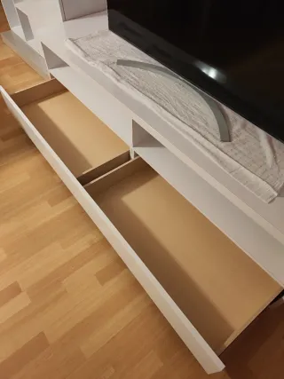 Mesa TV blanca zócalo beige, 1,80 m largo×51cm