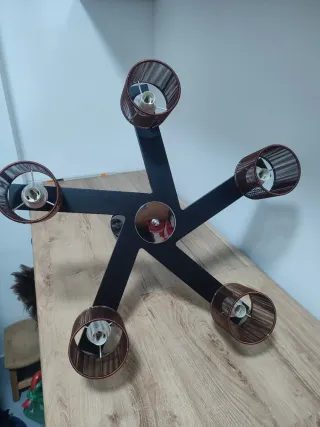 Lámpara de techo moderna madera y metal