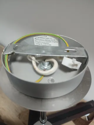 Lámpara de techo moderna madera y metal