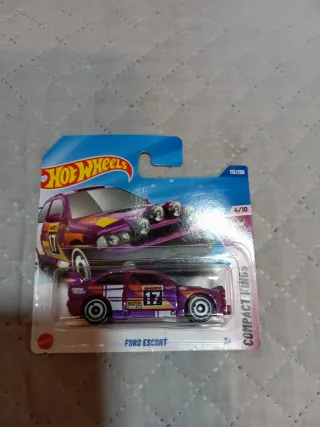 Hot Wheels Ford Escort Compact Kings
