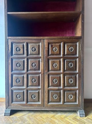 Armario antiguo madera con puertas