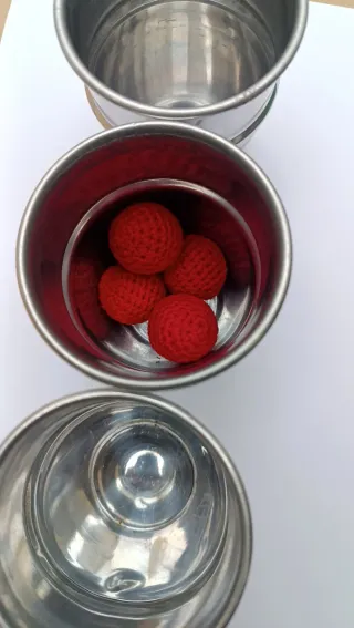 Cubiletes y bolas aluminio – truco magia clásico