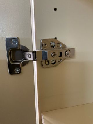 Armario alto de madera beige