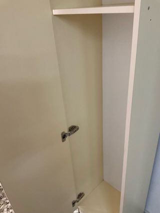 Armario alto de madera beige