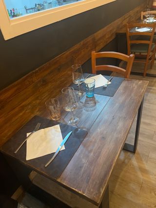 Mesas de restaurante de hierro y madera  Y sillas