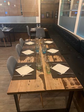 Mesas de restaurante de hierro y madera  Y sillas