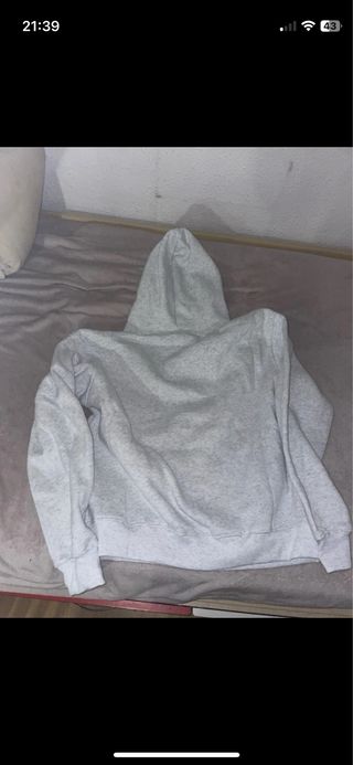 Sudadera Cold Culture Gris Estrellas Rojas