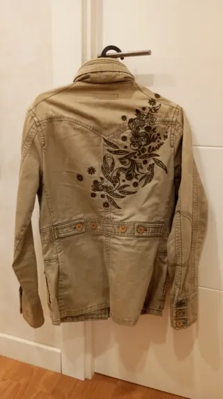 Chaqueta marca Levi's de mujer modelo años 90