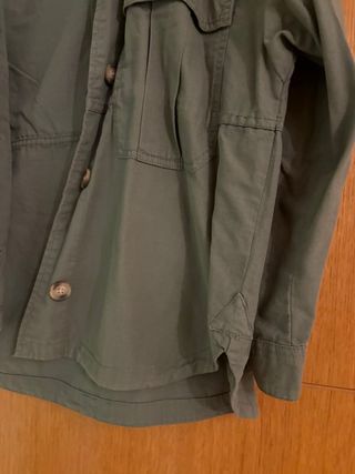 Chaqueta verde Bershka