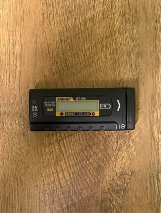 Comprobador de pilas ANENG BT169